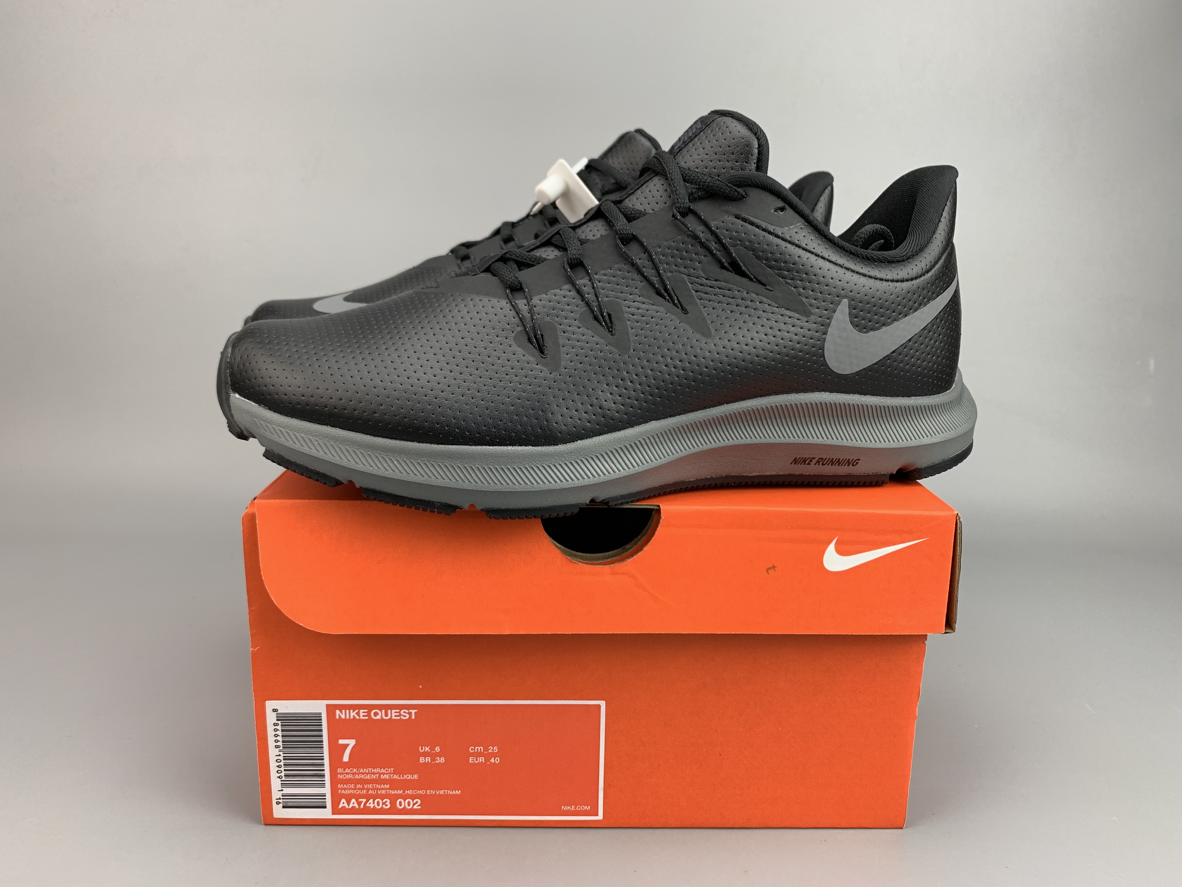 Nike Quest II Leather Black Grey Running Shoes